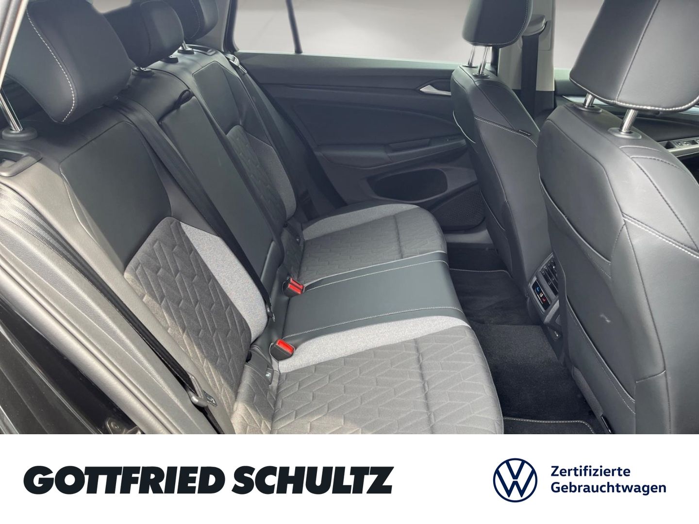 Volkswagen Golf 2025 г. Чёрный, пробег 19012 км