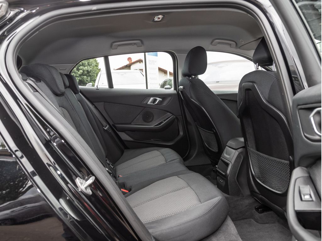 BMW 118 2023 г. Чёрный, пробег 50851 км