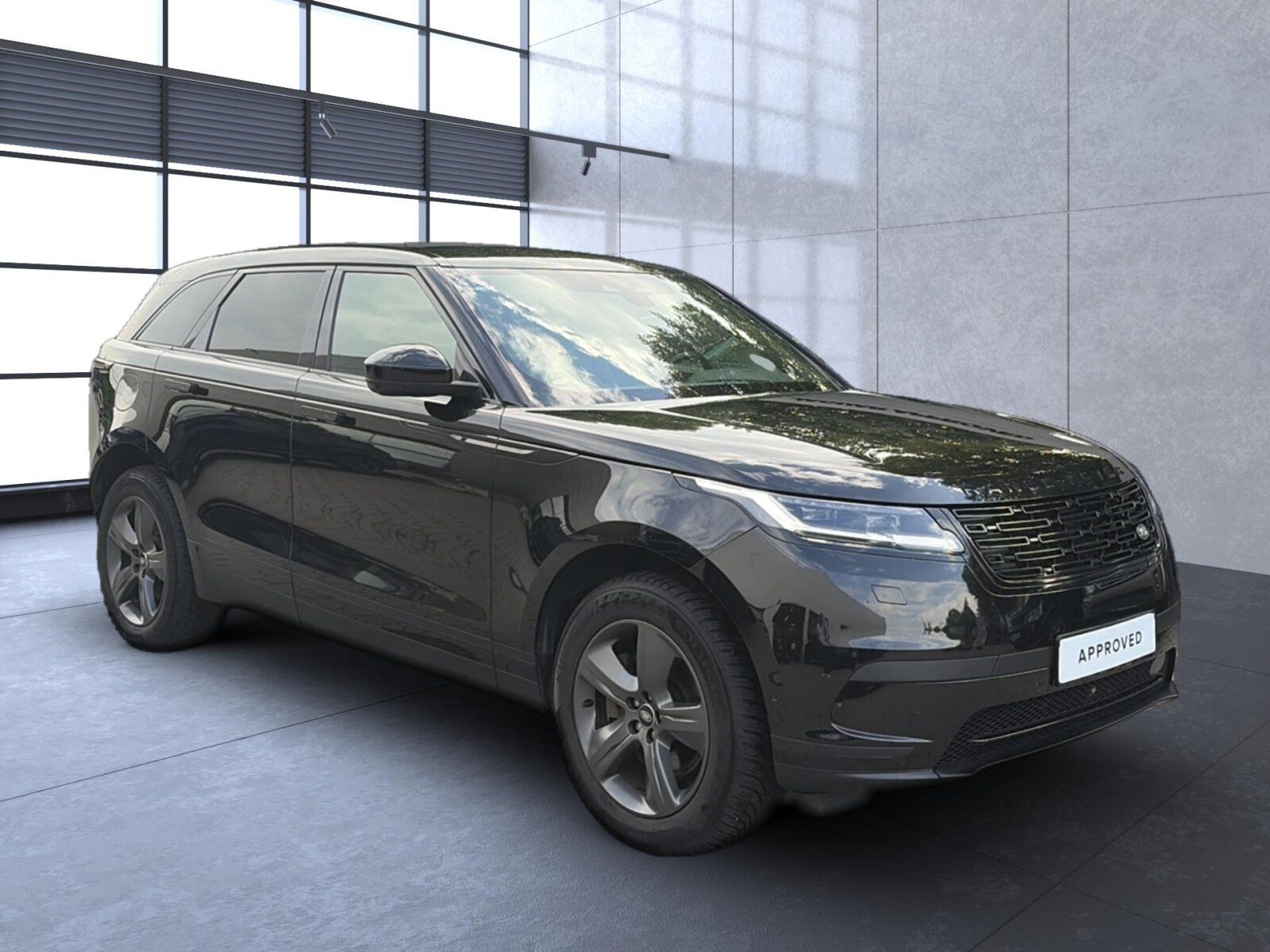 Land Rover Range Rover Velar 2024 г. Чёрный, пробег 46888 км