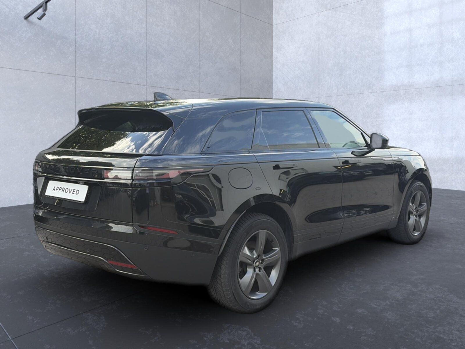 Land Rover Range Rover Velar 2024 г. Чёрный, пробег 46888 км