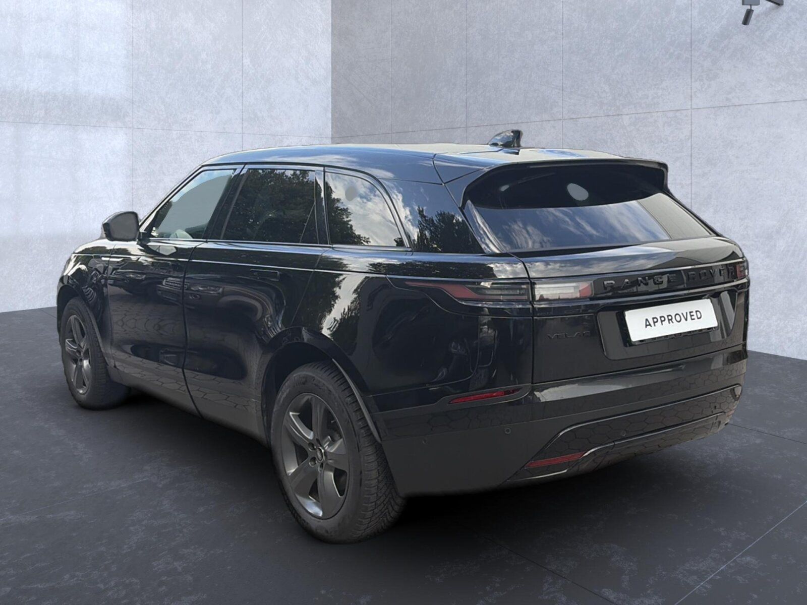 Land Rover Range Rover Velar 2024 г. Чёрный, пробег 46888 км