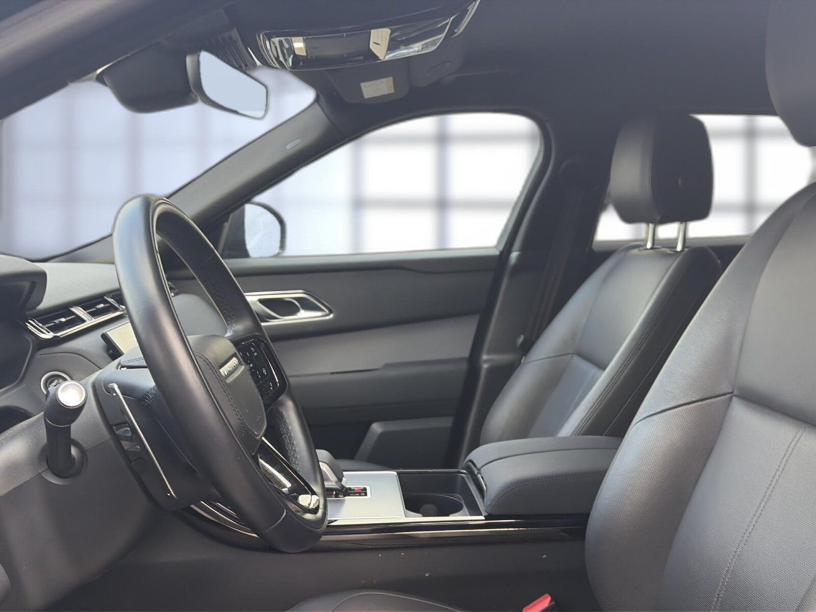 Land Rover Range Rover Velar 2024 г. Чёрный, пробег 46888 км