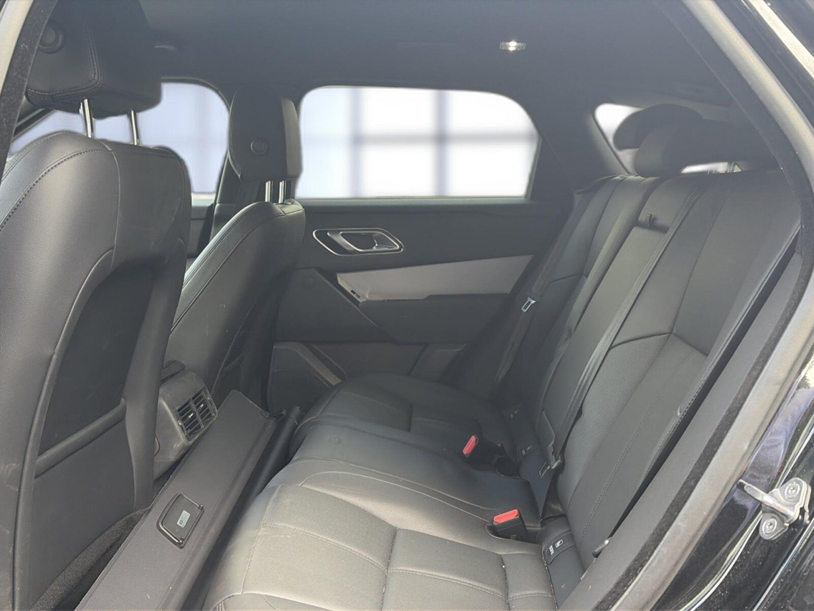 Land Rover Range Rover Velar 2024 г. Чёрный, пробег 46888 км