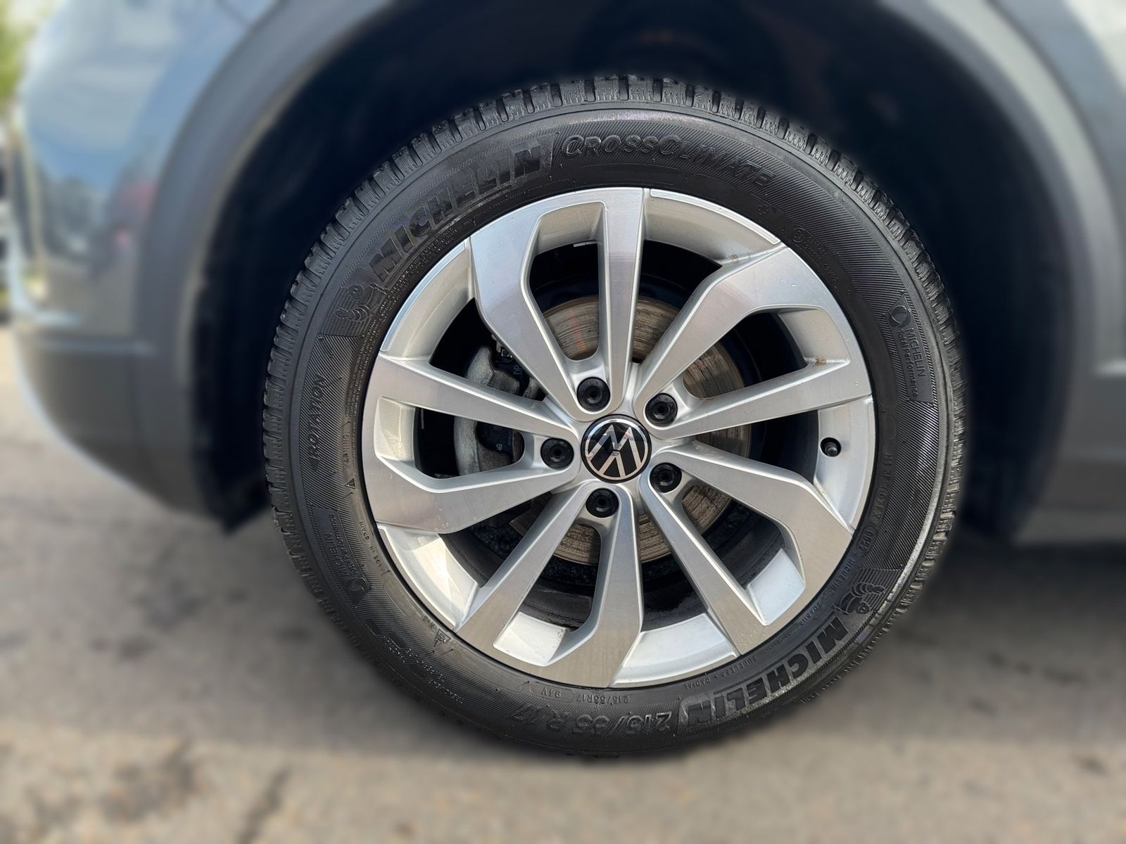 Volkswagen T-Roc 2022 г. Серый, пробег 41359 км