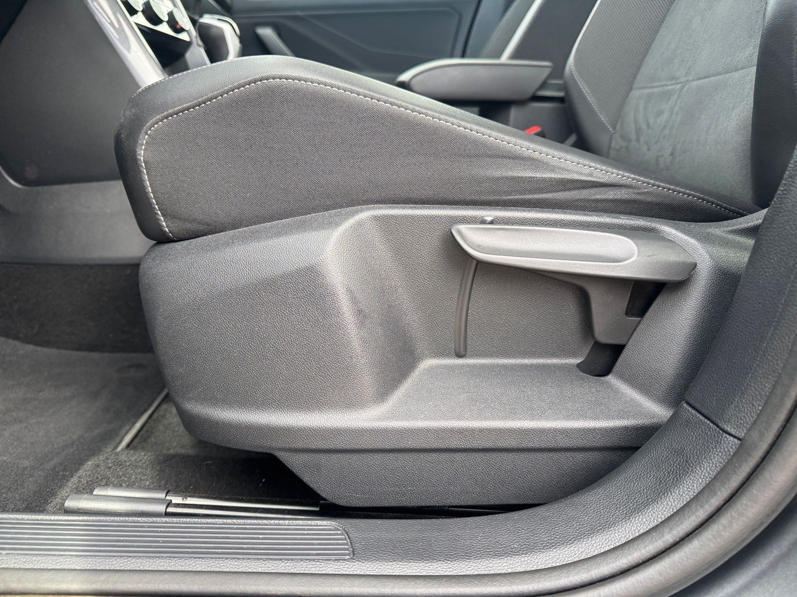Volkswagen T-Roc 2022 г. Серый, пробег 41359 км