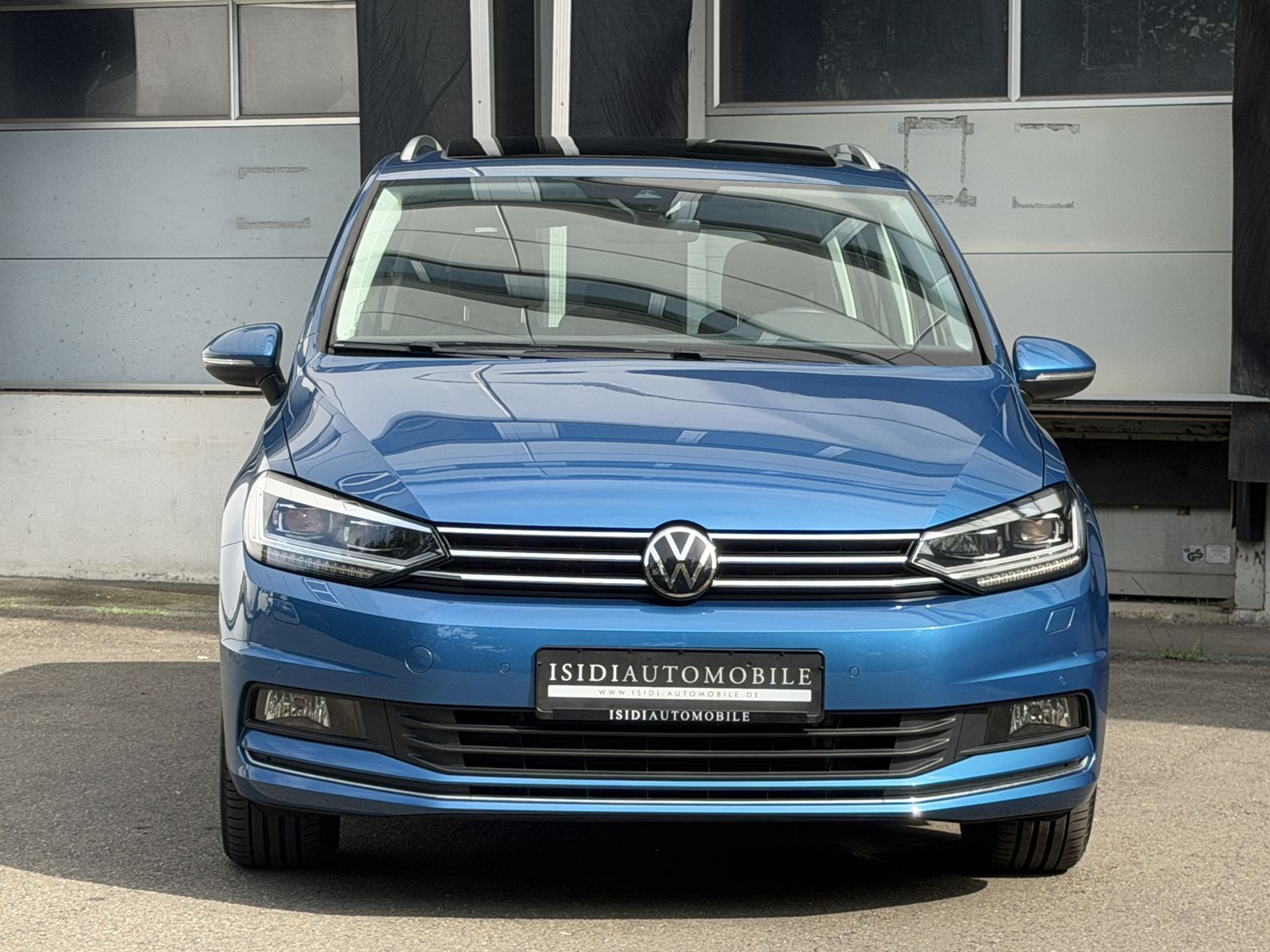 Volkswagen Touran 2022 г. Синий, пробег 47700 км