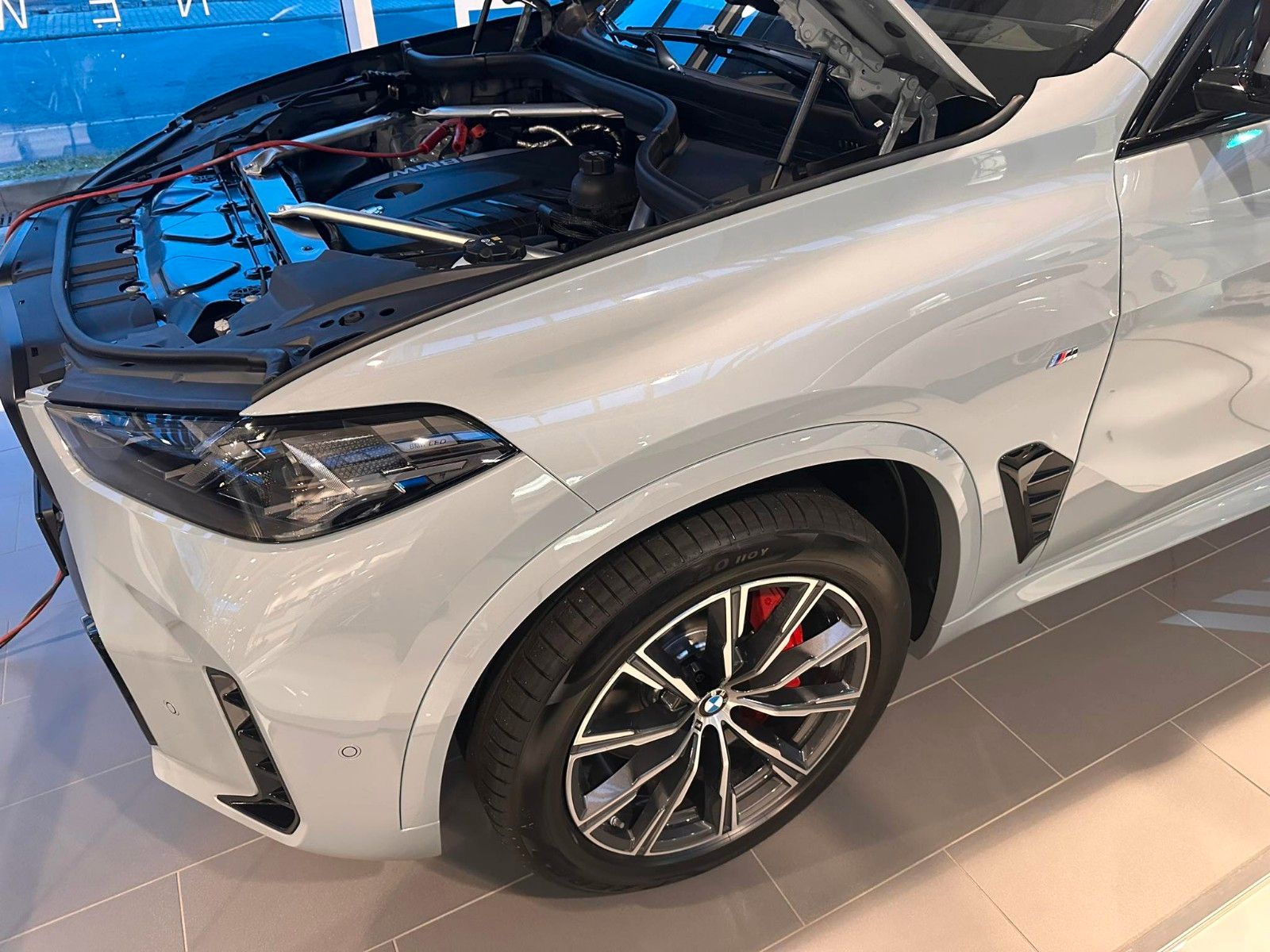 BMW X5 2024 г. Серый, пробег 60000 км