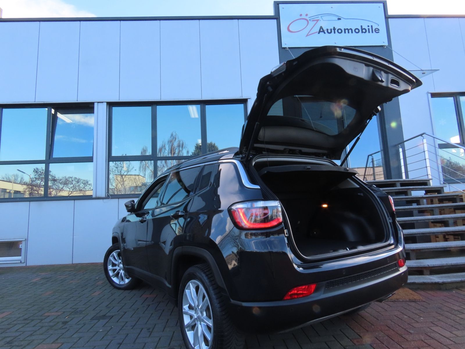Jeep Compass 2021 г. Чёрный, пробег 44988 км