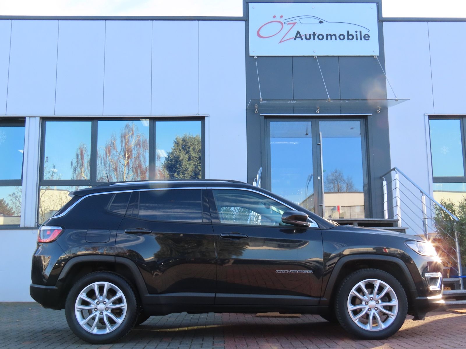 Jeep Compass 2021 г. Чёрный, пробег 44988 км
