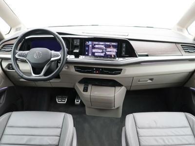 Volkswagen T7 MULTIVAN 2024 г. Серебристый, пробег 36000 км