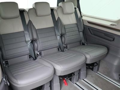 Volkswagen T7 MULTIVAN 2024 г. Серебристый, пробег 36000 км