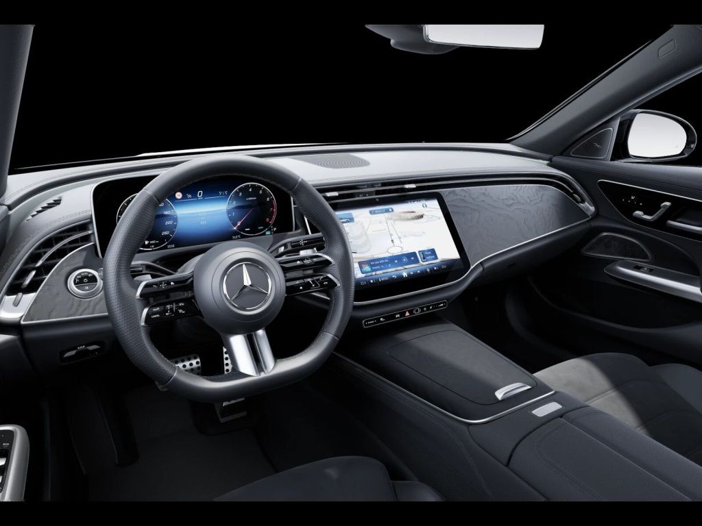 Mercedes-Benz E 200 2026 г. Чёрный, пробег 3000 км