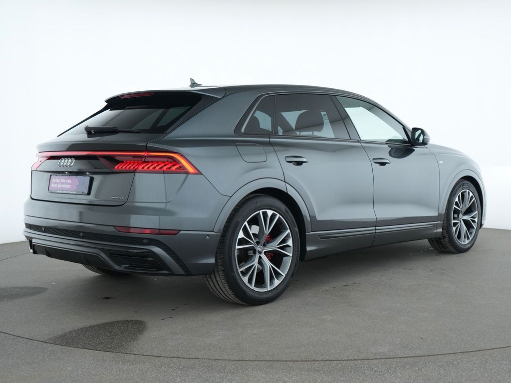 Audi Q8 2022 г. Серый, пробег 43193 км
