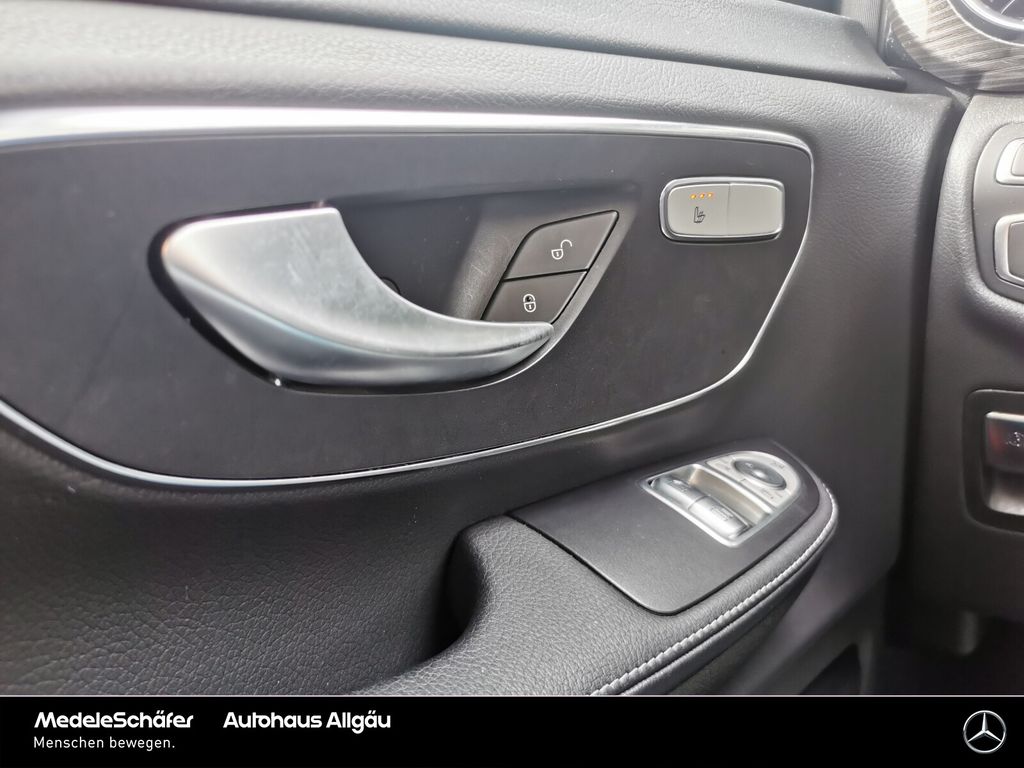 Mercedes-Benz V 300 2023 г. Чёрный, пробег 40462 км