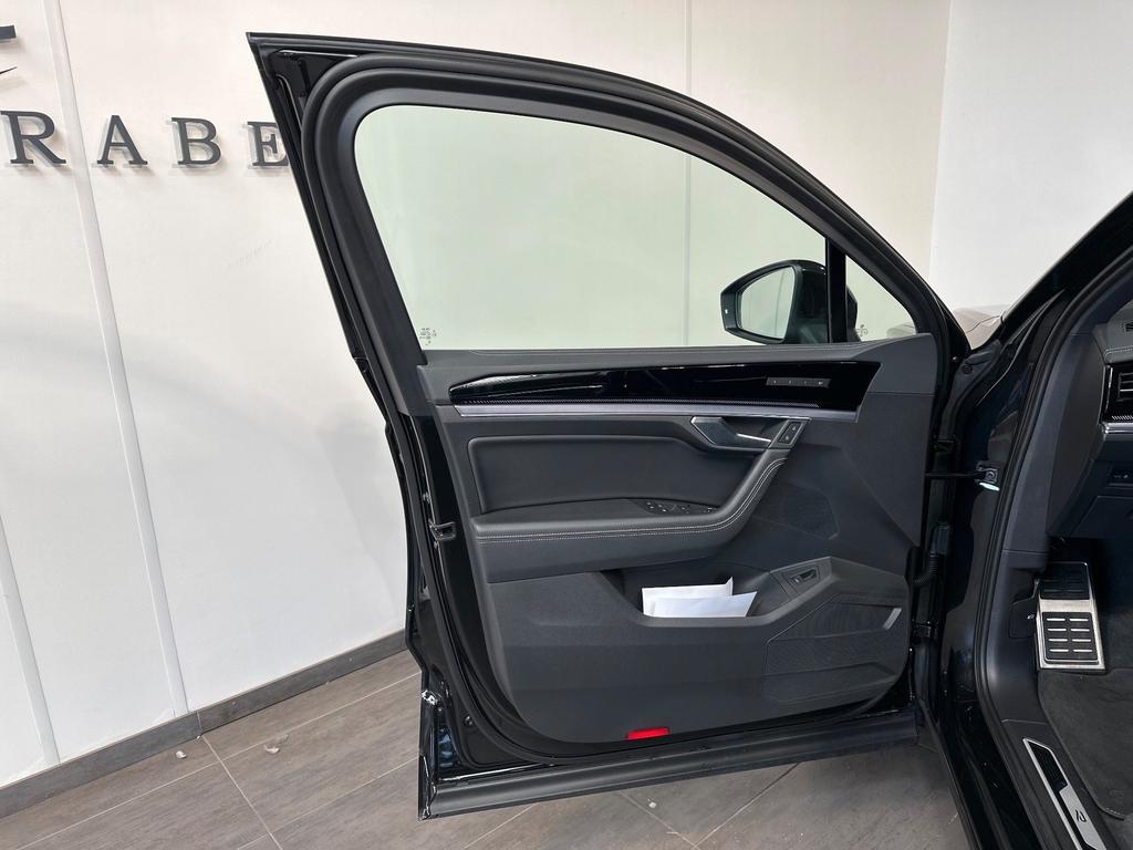 Volkswagen Touareg 2024 г. Чёрный, пробег 49750 км
