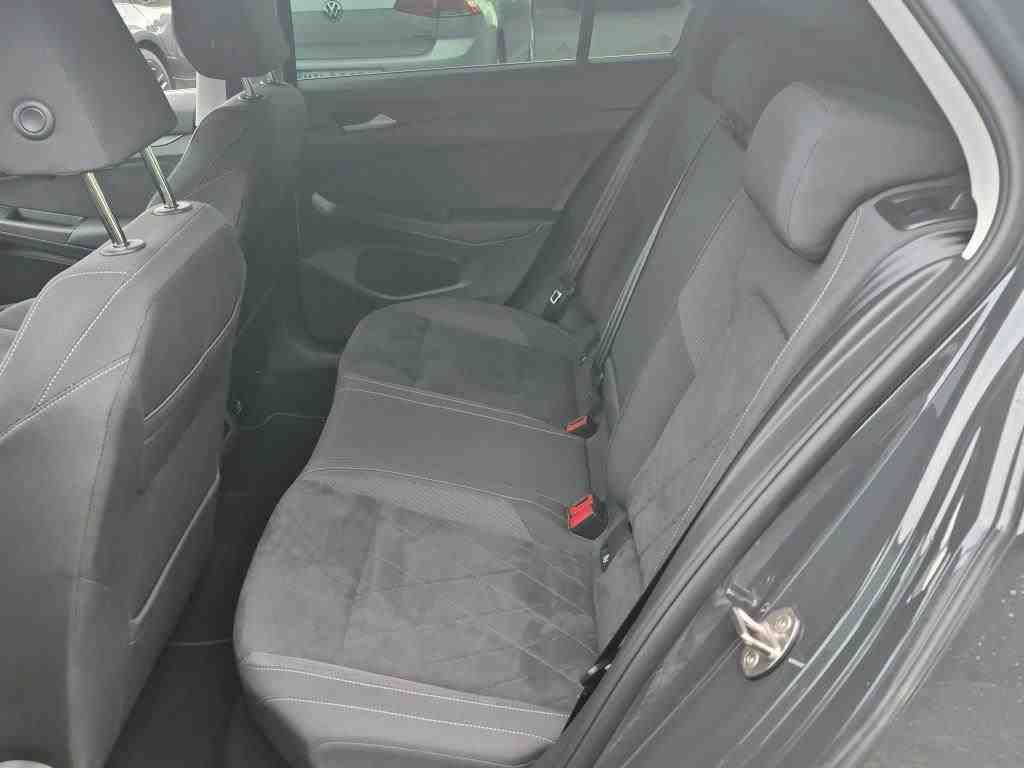 Volkswagen Golf 2024 г. Серый, пробег 12710 км