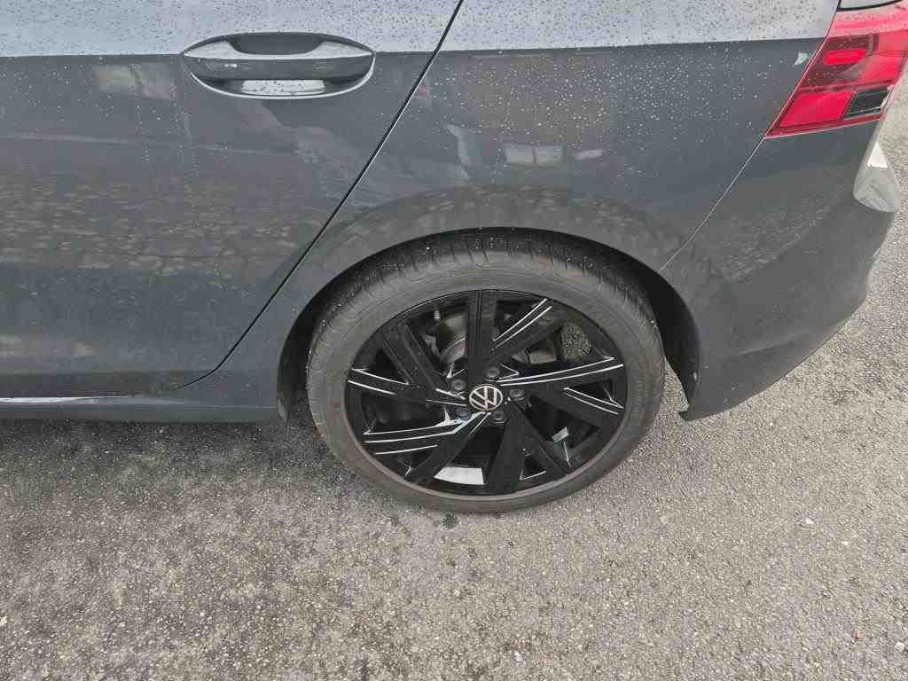 Volkswagen Golf 2024 г. Серый, пробег 12710 км