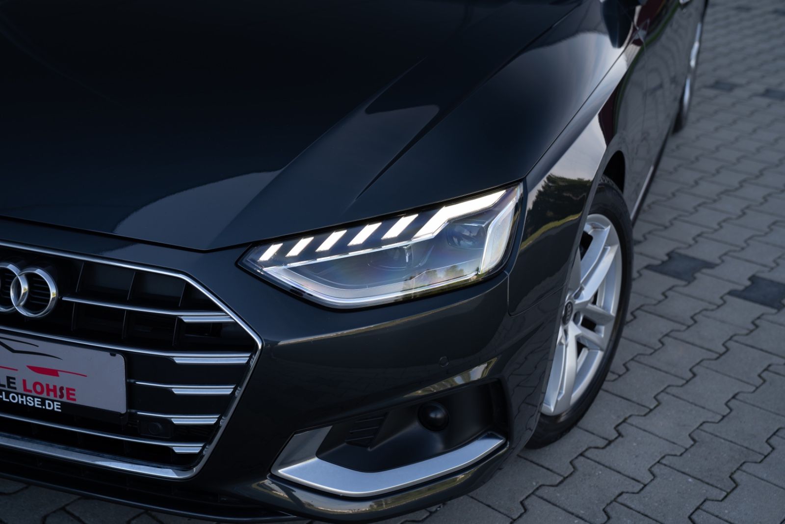 Audi A4 2023 г. Серый, пробег 43200 км