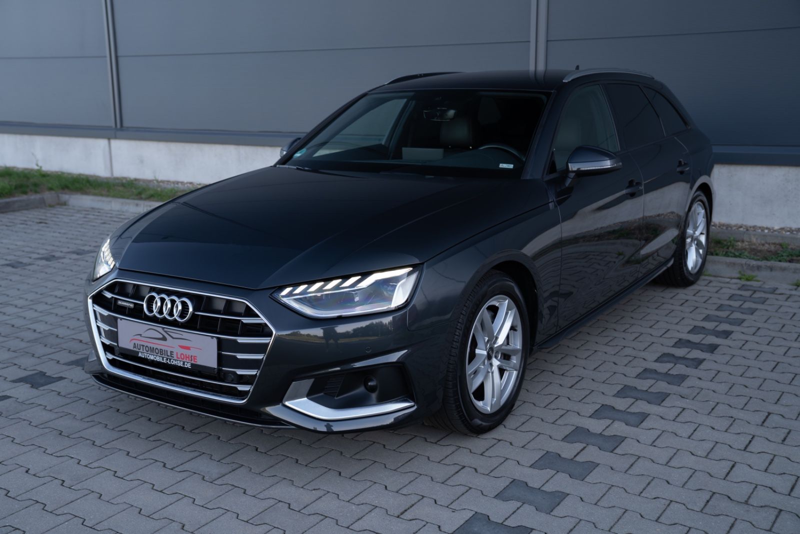 Audi A4 2023 г. Серый, пробег 43200 км