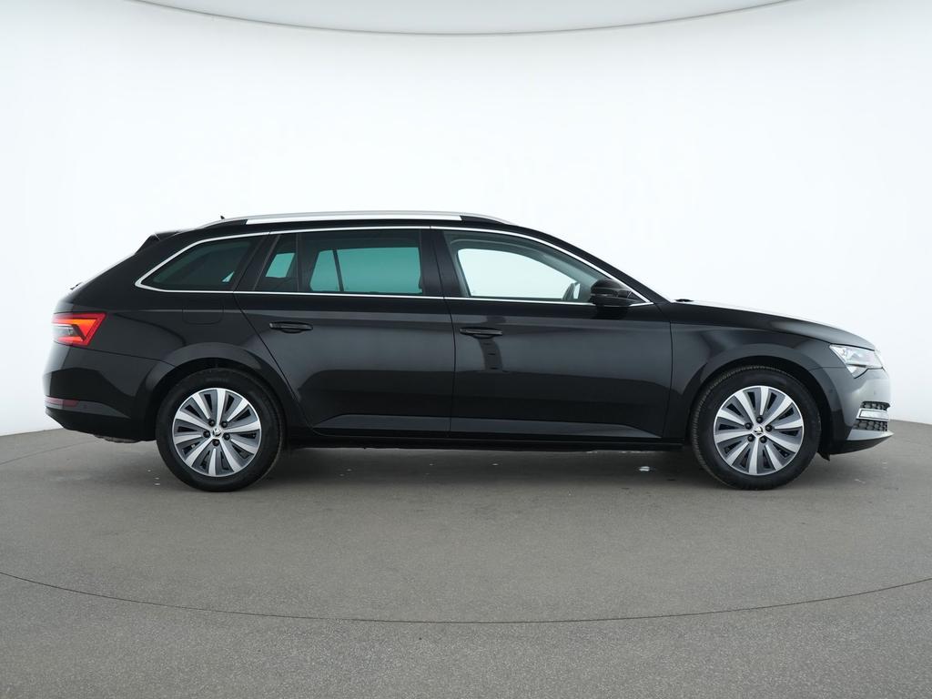 Skoda Superb 2022 г. Чёрный, пробег 55258 км