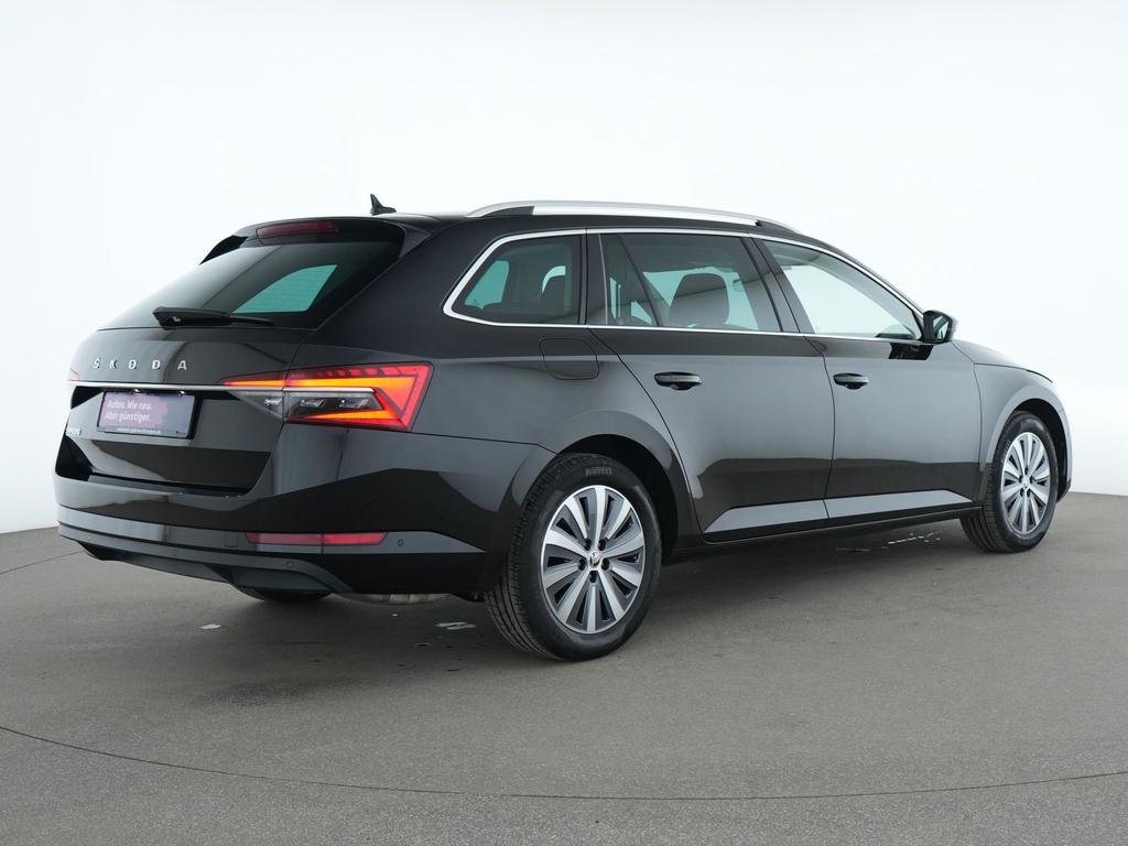 Skoda Superb 2022 г. Чёрный, пробег 55258 км