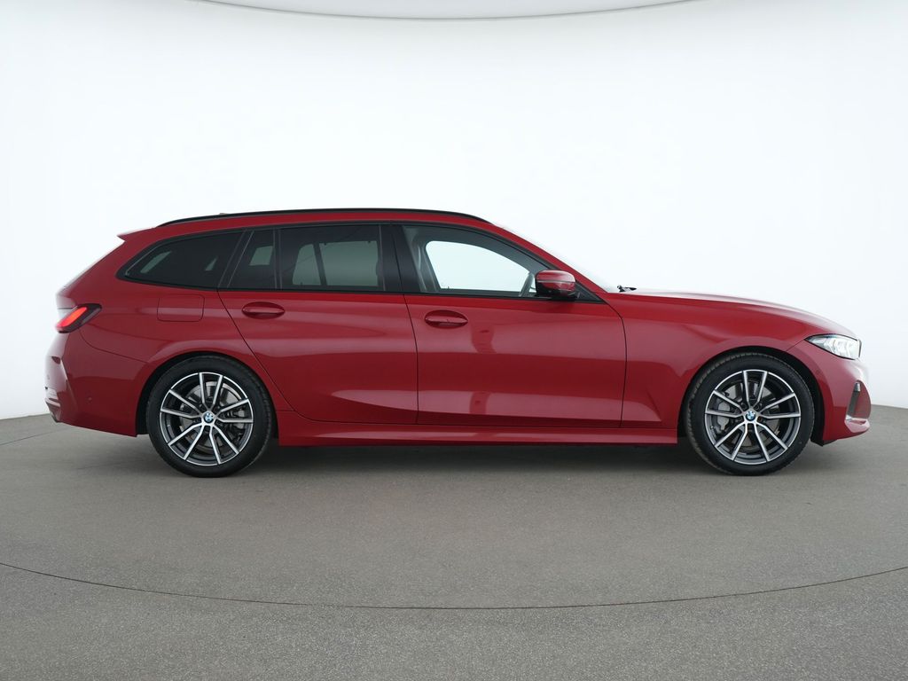 BMW 330 2024 г. Красный, пробег 30456 км