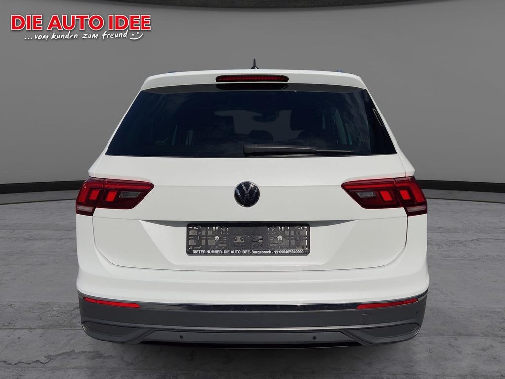 Volkswagen Tiguan 2023 г. Белый, пробег 45750 км