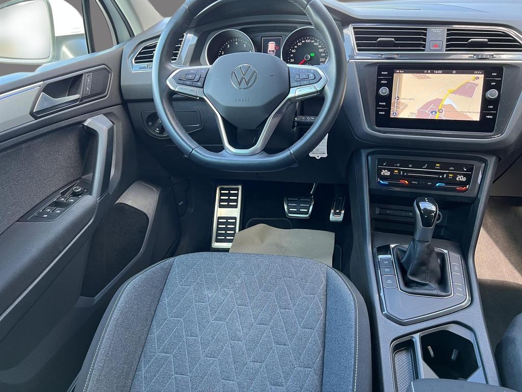 Volkswagen Tiguan 2023 г. Белый, пробег 45750 км