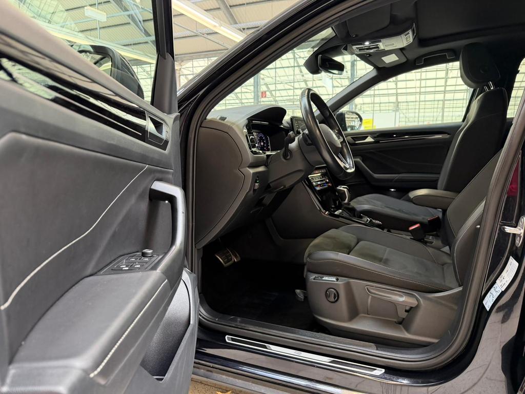 Volkswagen T-Roc 2023 г. Чёрный, пробег 42196 км
