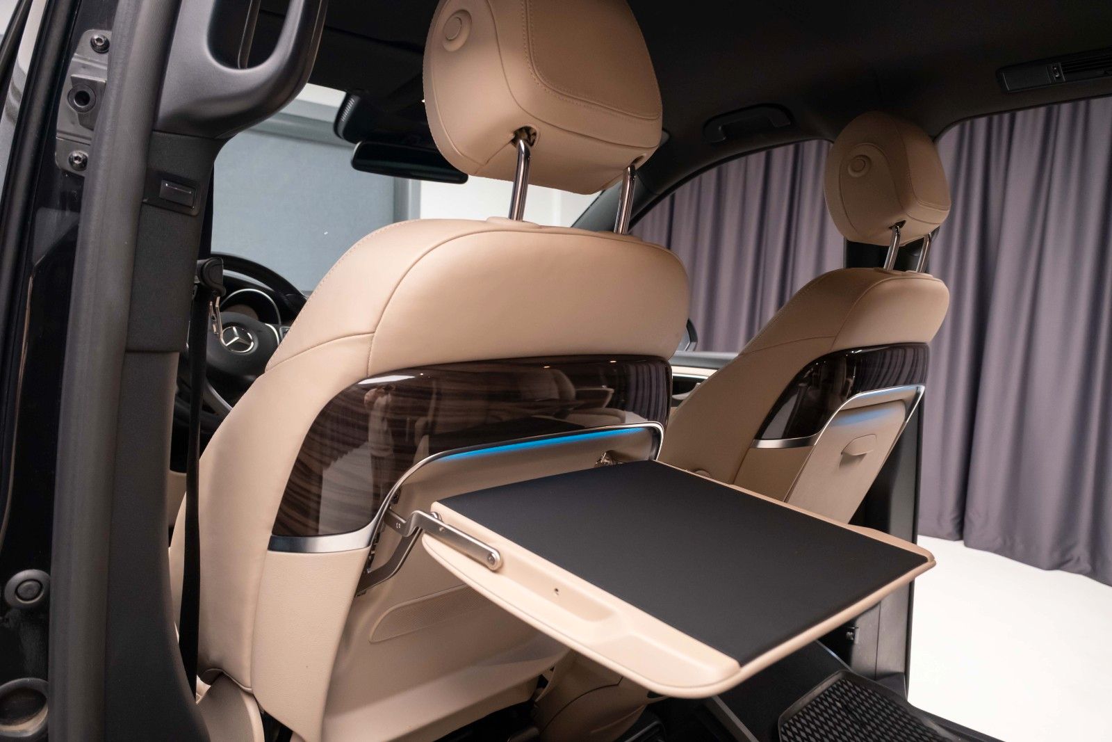 Mercedes-Benz V 300 2024 г. Чёрный, пробег 58000 км