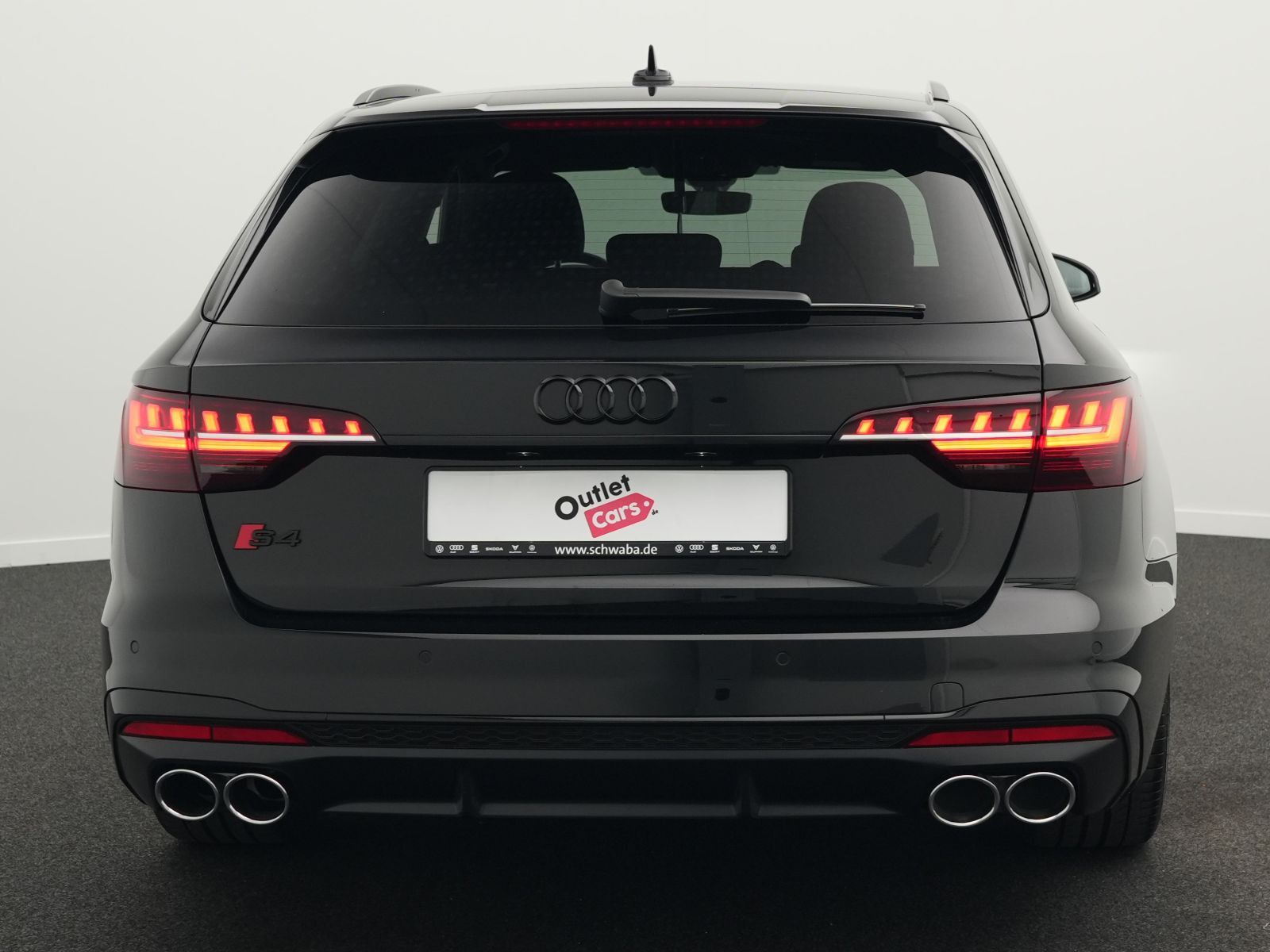 Audi S4 2024 г. Чёрный, пробег 39500 км