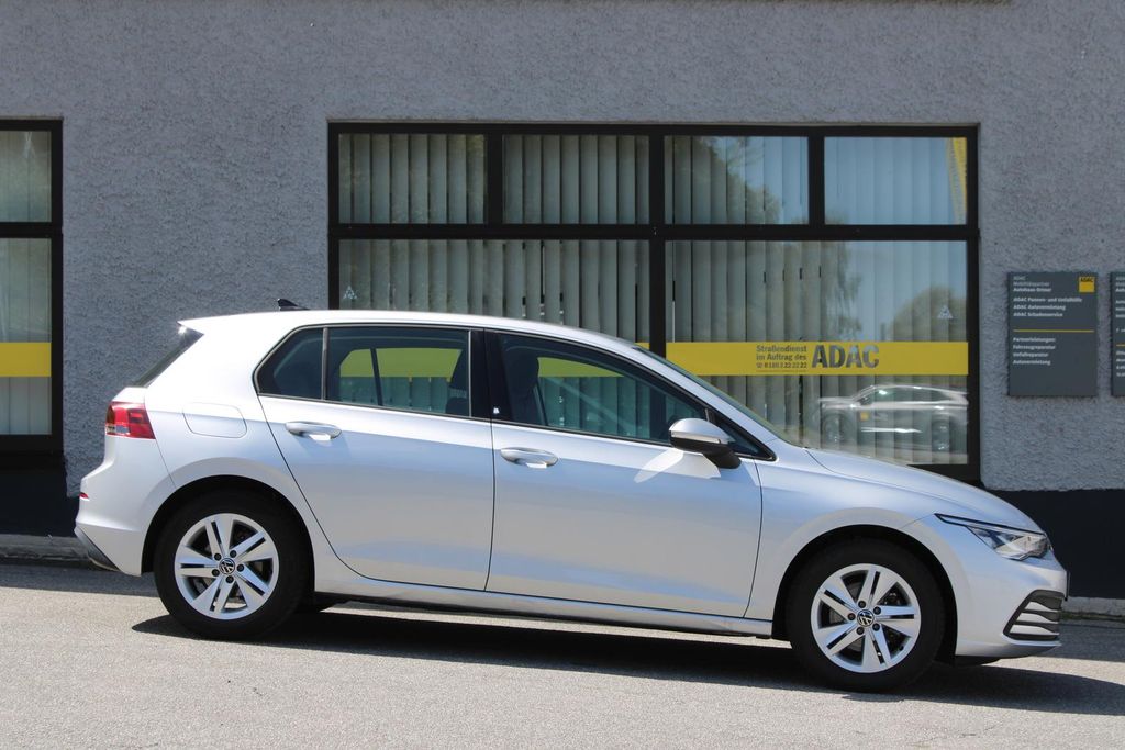 Volkswagen Golf 2022 г. Серебристый, пробег 40800 км
