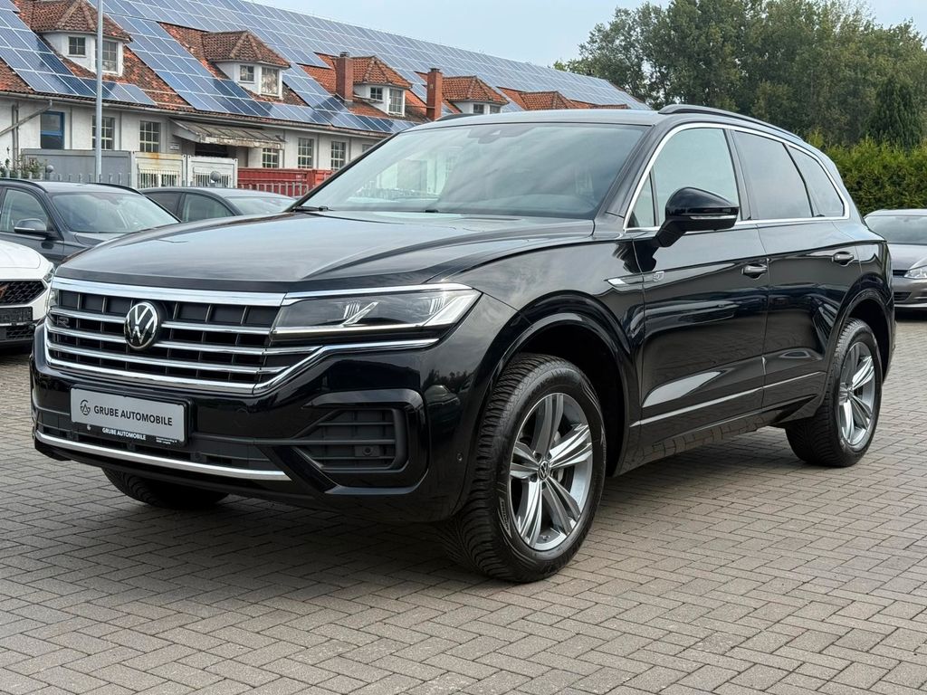 Volkswagen Touareg 2023 г. Чёрный, пробег 42862 км