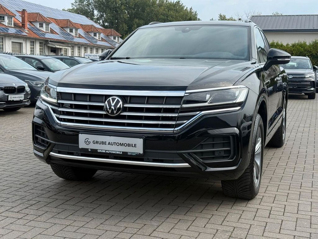 Volkswagen Touareg 2023 г. Чёрный, пробег 42862 км