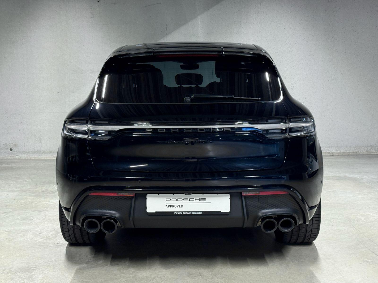Porsche Macan 2023 г. Чёрный, пробег 41900 км