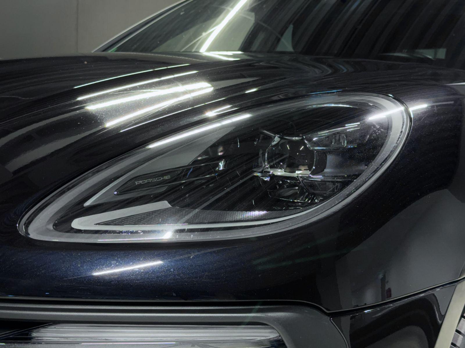 Porsche Macan 2023 г. Чёрный, пробег 41900 км