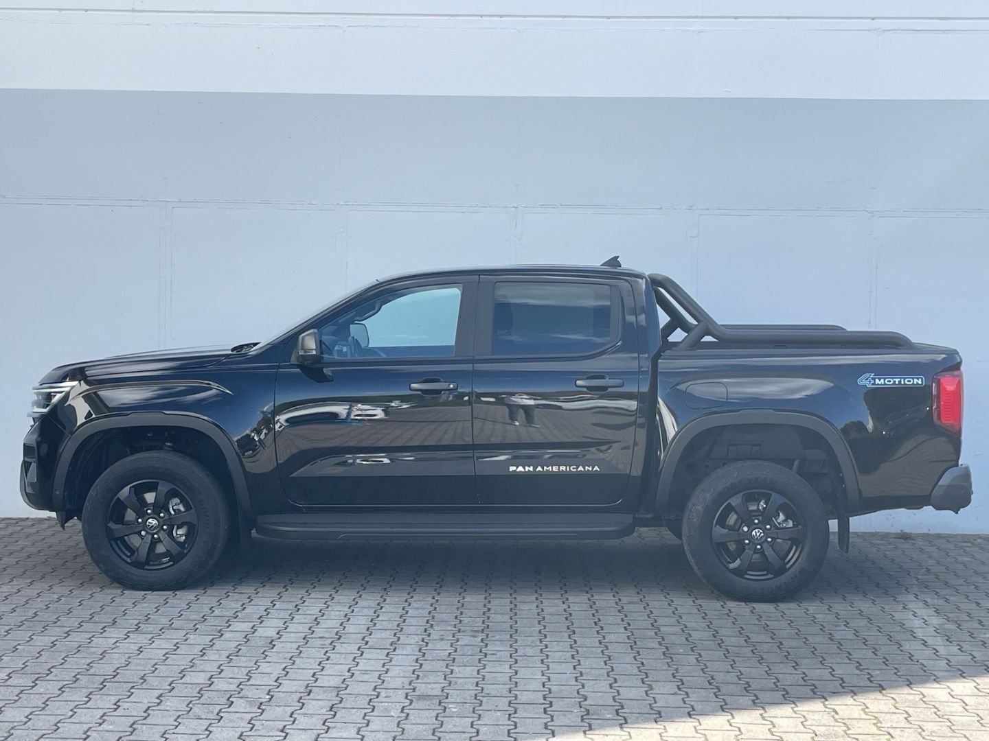 Volkswagen Amarok 2023 г. Чёрный, пробег 17847 км