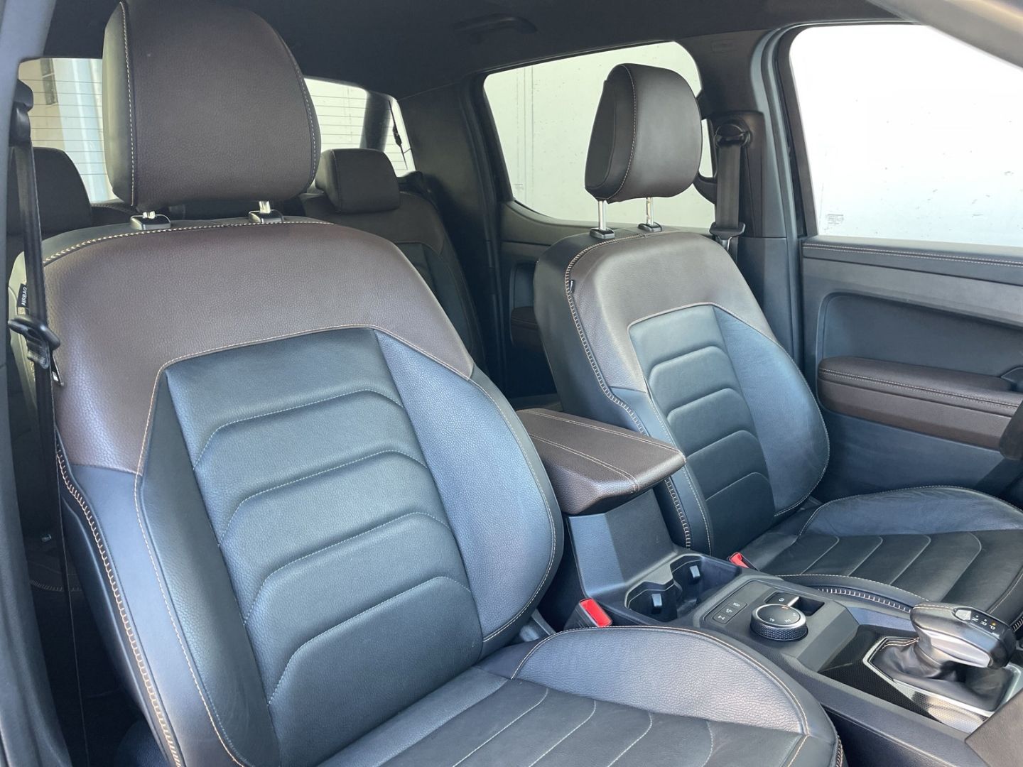 Volkswagen Amarok 2023 г. Чёрный, пробег 17847 км