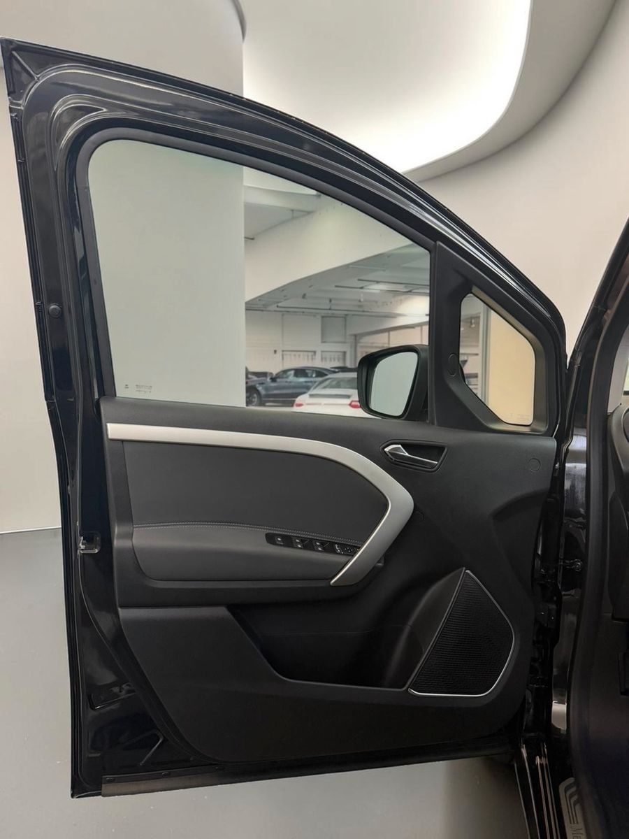Mercedes-Benz T-CLASS 2024 г. Чёрный, пробег 33000 км