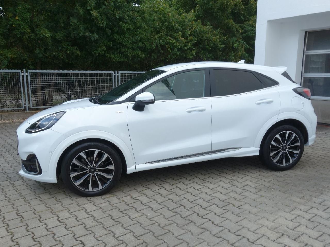 Ford Puma 2022 г. Белый, пробег 60000 км