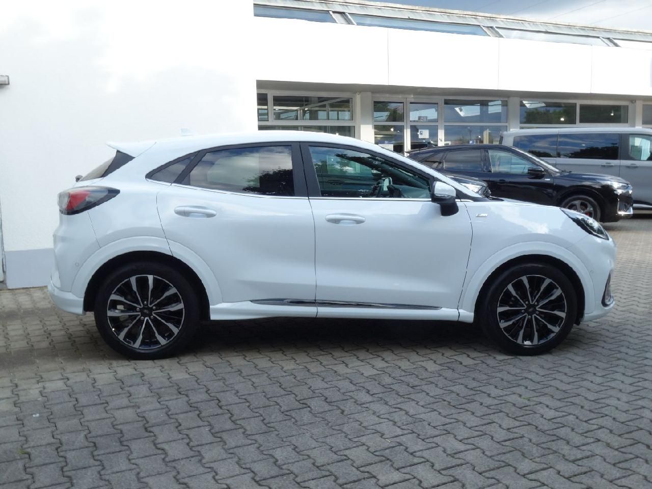 Ford Puma 2022 г. Белый, пробег 60000 км