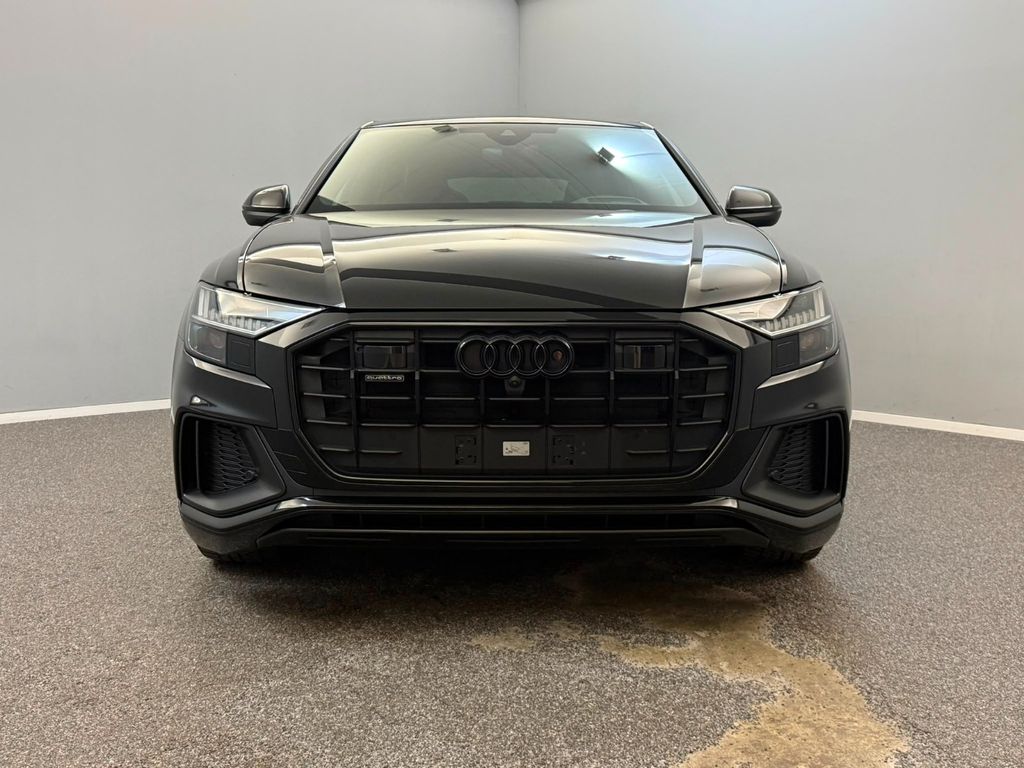 Audi Q8 2023 г. Чёрный, пробег 60000 км