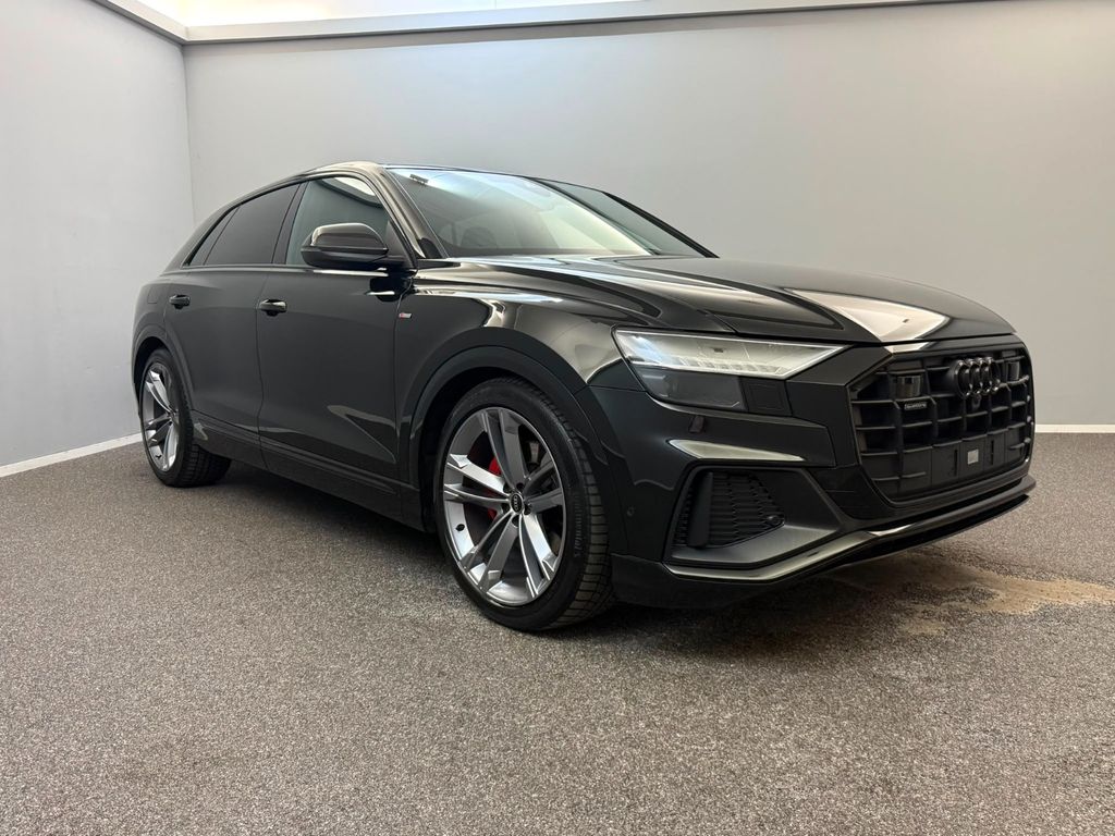 Audi Q8 2023 г. Чёрный, пробег 60000 км