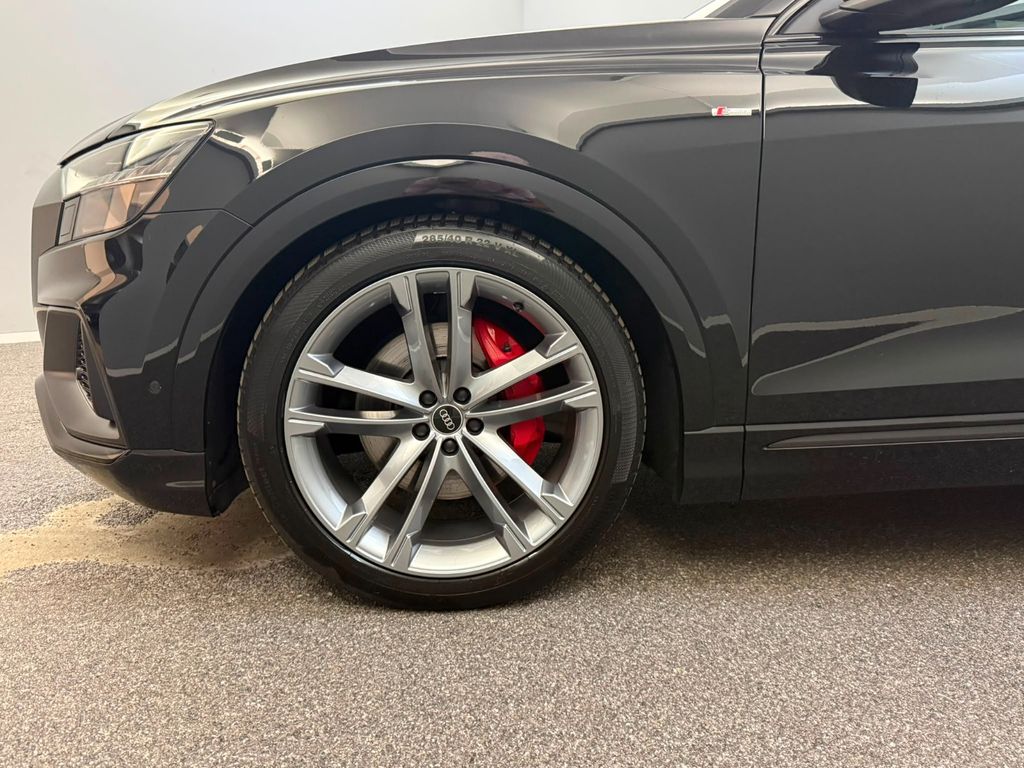 Audi Q8 2023 г. Чёрный, пробег 60000 км