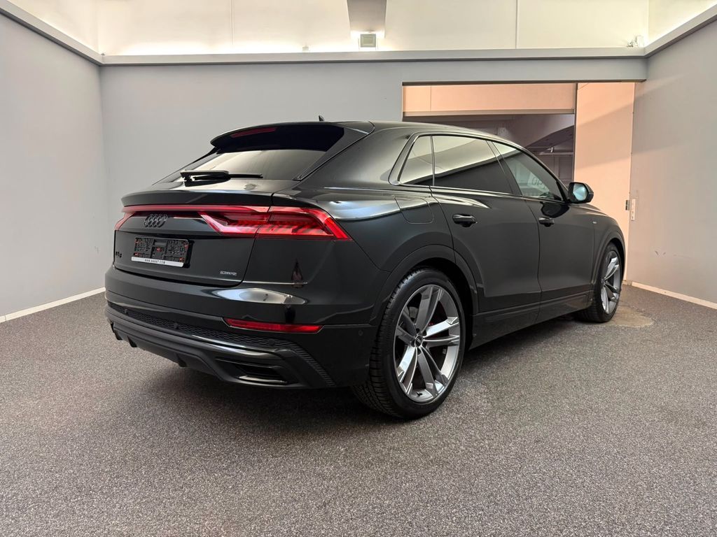 Audi Q8 2023 г. Чёрный, пробег 60000 км