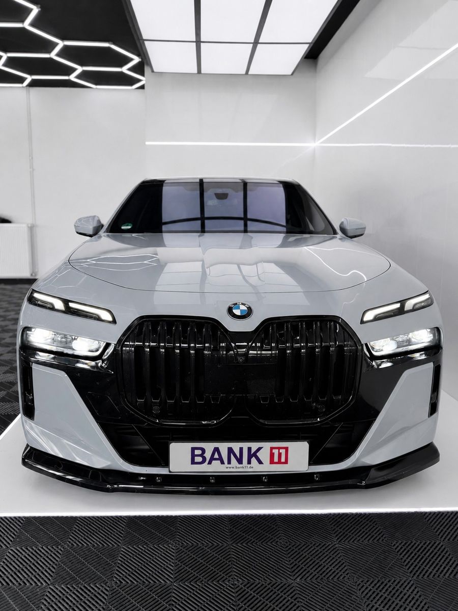 BMW 740 2024 г. Серый, пробег 43433 км