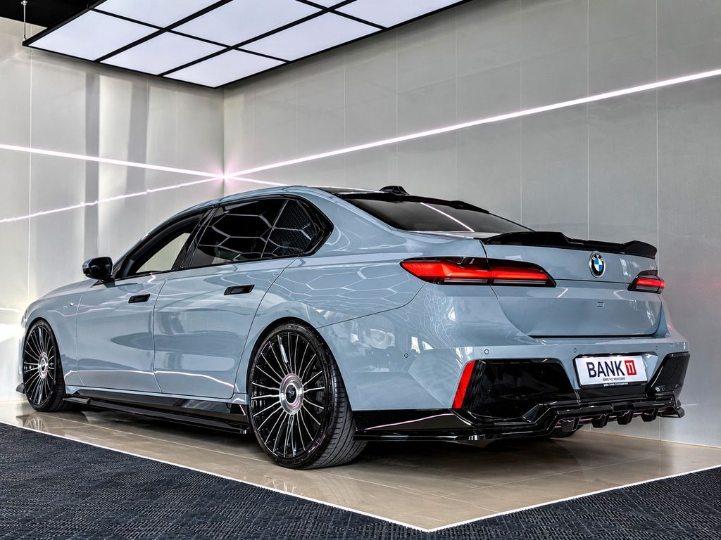 BMW 740 2024 г. Серый, пробег 43433 км
