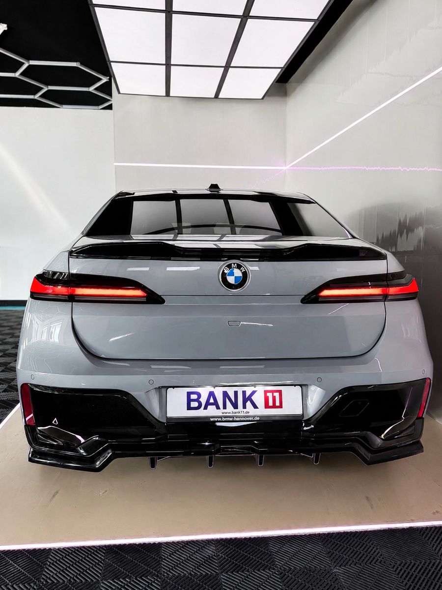 BMW 740 2024 г. Серый, пробег 43433 км