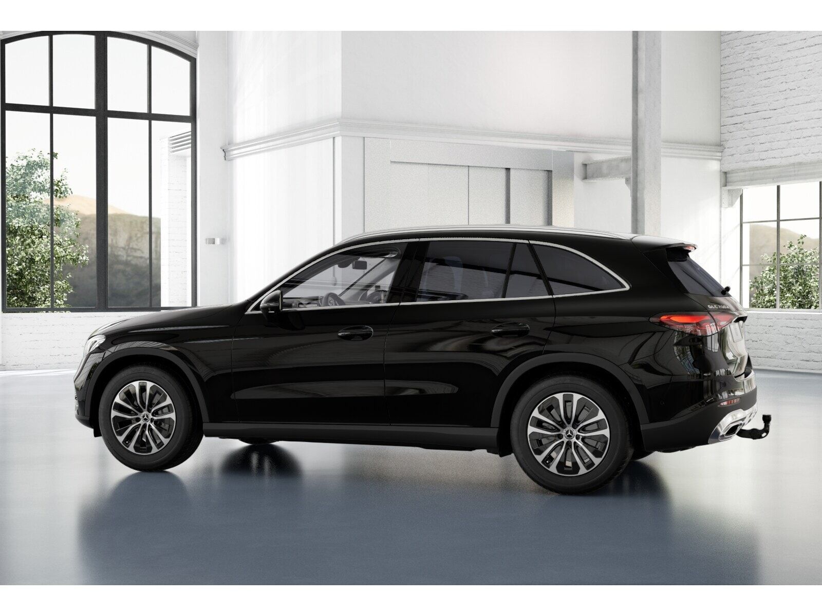 Mercedes-Benz GLC 200 2026 г. Чёрный, пробег 15957 км
