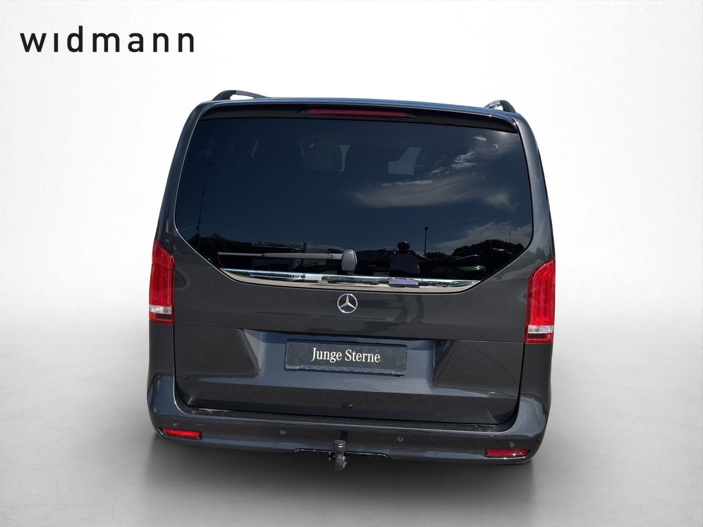 Mercedes-Benz V 300 2023 г. Серый, пробег 53900 км